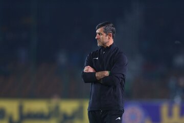 عکس | کریم باقری با پرسپولیس تمدید کرد