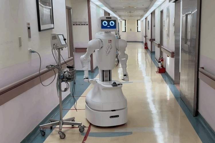 هوش مصنوعی فاکسکان و کاهش ۳۰ درصدی کار پرستاران + ویدئو