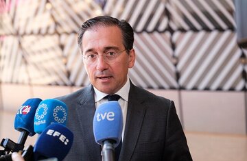 وزیر خارجه اسپانیا: کشتیهای حامل سلاح برای اسرائیل اجازه توقف در بنادر ما را ندارند