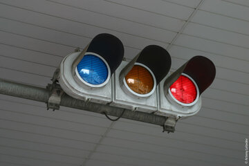 چرا چراغ سبز راهنمایی در ژاپن آبی است؟