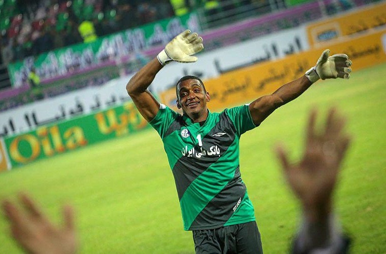 گلر سابق استقلال؛ جام قهرمانی ما را دزدیدند!