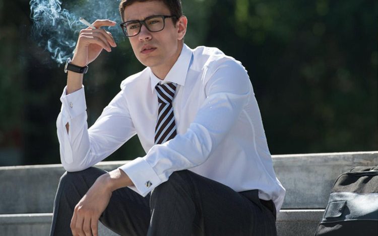یک عادت رایج که به بینایی آسیب میزند