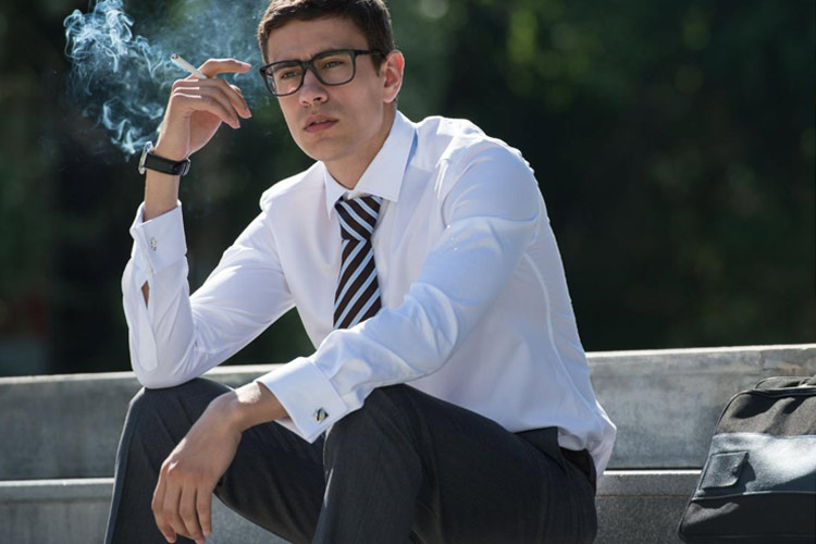 یک عادت رایج که به بینایی آسیب میزند