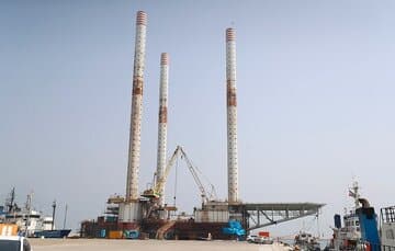 توسعه و بهسازی زیرساختهای بندری جزیره در دستور کار منطقه آزاد کیش