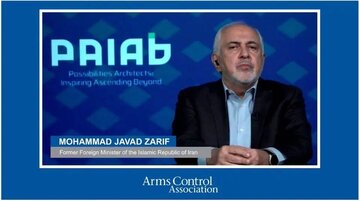 ظریف: مردم و رهبران ایران، برنامه هسته‌ای را از دریچه عزت می‌بینند / توهم اینکه اسنپ‌بک موضع چانه‌زنی به غرب می‌دهد، چیزی جز حماقت نیست