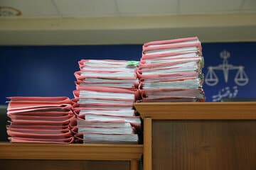 آزادی پژمان جمشیدی با وثیقه و خروج او از کشور/ انحلال بانک آینده/ ممنوعیت کشت خشخاش/ تشکیل پرونده قضایی برای فائزه هاشمی