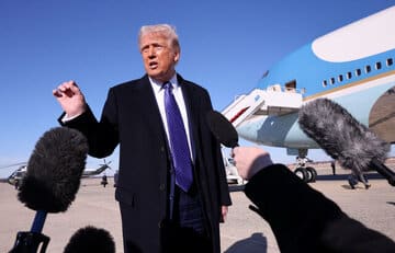 ترامپ: درباره دونباس صحبتی با زلنسکی نداشتم / آتش‌بس غزه همچنان پای بر جاست / من پادشاه نیستم