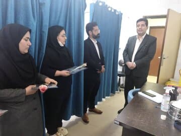 تقدیر حسین کیانی فرماندار اندیکا از پرستاران خط مقدم سلامت در بیمارستان شهدای اندیکا