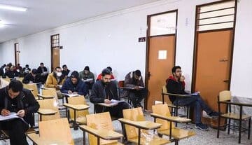 روزنامه اطلاعات: روزگاری بود که در آزمون استخدامی معلمان ، از سوالات شب اول قبر می پرسیدند/ هنوز هم در بر همان پاشنه می چرخد