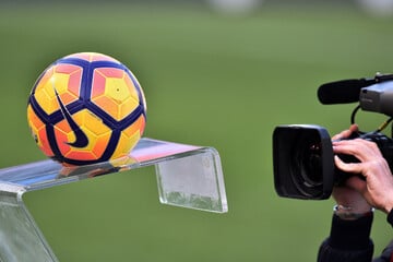 زلزله در فوتبال؛ از الزام در پرداخت حق پخش تا ممنوعیت ورود موبایل به استادیوم!