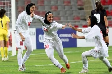 زنها در فوتسال گل می زنند، پاداشش را مردها می گیرند/ گل مردانه 4برابر گل زنانه می ارزد