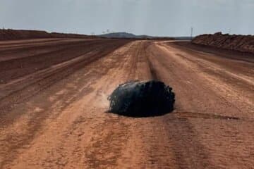 سقوط جسم شعله‌ور مرموز در استرالیا / احتمالاً بقایای یک موشک است