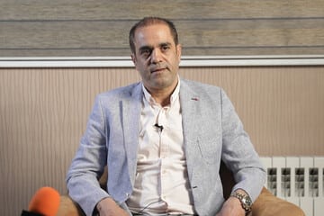 عکس| بهنام هم پشت پژمان جمشیدی در آمد!