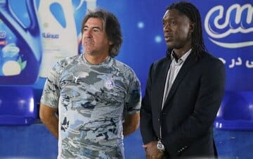 عکس| مشاور استقلال در آغوش ستاره لیورپول