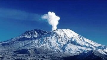 غرش «تفتان» در دل منطقه زلزلهخیز مکران؛ آیا جنوب شرق ایران در آستانه فعالیت آتشفشانی است؟