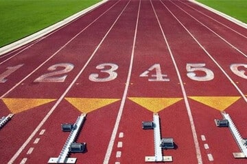 فوتبال را که با دستمزدهای نجومی خراب کردید و رفت؛ دوومیدانی را هم میخواهید با مربی دوپینگی نابود کنید؟