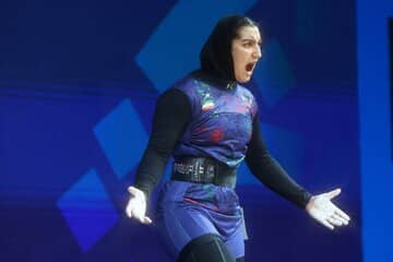 ملیپوش وزنهبرداری میخواهد نیسان آبی بخرد!