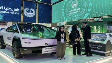 نمایش خودروهای هوش مصنوعی در غرفه پلیس دبی در GITEX ۲۰۲۵