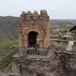 نورپردازی جالب قلعه ضحاک/ عکس