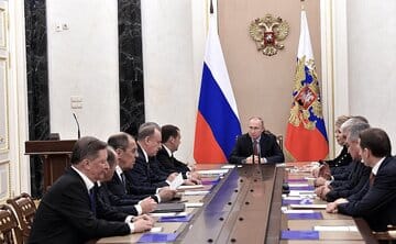 پوتین پس از تماس با ترامپ در نشست ویژه شورای امنیت ملی حضور یافت