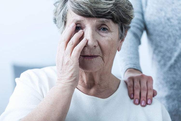 چرا زنان بیشتر در معرض آلزایمر هستند؟