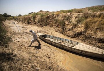 یک تالاب عظیم در ایران خشک شد/ عکس