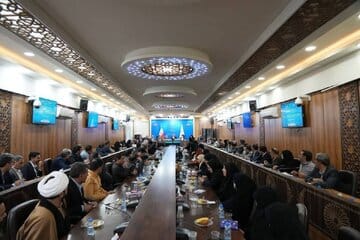 ۳۲۳ نفر از اعضای مجمع مشورتی لرستان دارای مدرک فوق دکتری و دکتری هستند