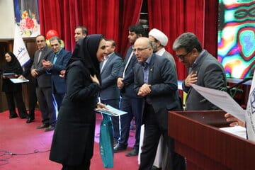 انتخاب عضو هیئت علمی دانشگاه آزاد اسلامی به عنوان پرستار برگزیده استان سمنان