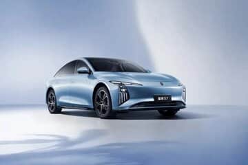 این خودروی برقی با ۱۴ دقیقه شارژ ۳۲۰ کیلومتر پیمایش می‌کند