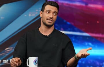 بازیکنی که مردمش را «بیعقل» میخواند، چگونه مدعی غیرت ملی است؟