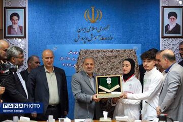 برگزاری آیین بدرقه تیم ملی فوتسال دانش آموزی به برزیل