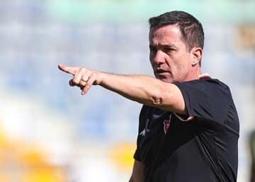 تغییر رفتار سرمربی پرسپولیس؛ با هیچکس شوخی ندارم!