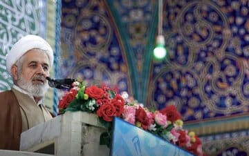 خطیب جمعه کرمان: امپراطوری رسانهای دشمن سعی دارد اعتقادات مذهبی جوانان را تضعیف کند