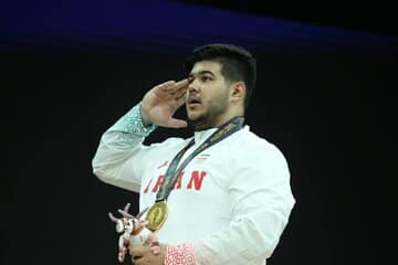 خوشحالم عنوان قوی‎‌ترین نوجوانان آسیا به ایران رسید/ نگاه‌های زیادی به من بود و باید مدال می گرفتم