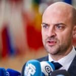 روایت فرانسه از دیدار عراقچی و بارو / وزیر خارجه فرانسه: ایران بدون تاخیر به همکاری با آژانس بازگردد