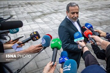 روایت پکن از رایزنی «وانگ یی» و «عراقچی» درباره برنامه هستهای ایران