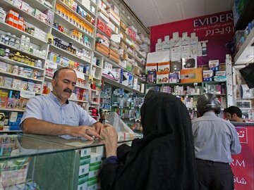 سخنگوی کمیسیون بهداشت مجلس: تا سه ماه آینده با بحران کمبود مورفین و داروهای کدئین دار مواجه خواهیم شد