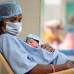 شرایط و نحوه دریافت کارت امید مادر اعلام شد/ ماهانه ۲۰ میلیون ریال به این کارت واریز می‌شود