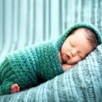 عباس عبدی خطاب به کسانی که برای کاهش فرزندآوری زنجموره می کنند: صورت مسئله را عوض نکنید؛ تا اقتصاد و تحریم حل نشود این مساله هم حل نمی شود