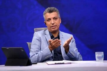 عکس | از ریختن خون روی ماشین تا سفارش برای کار کردن با 2 شرکت خاص!