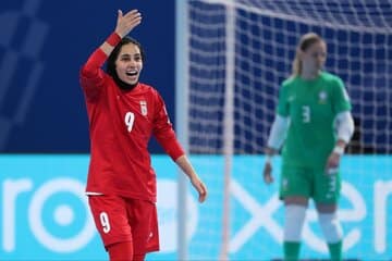 عکس | اشکهای تلخ دختر ایرانی پس از شکست مقابل برزیل