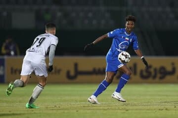 عکس | خبر خوش برای ستاره استقلال؛ هافبک خارجی آبیها پدر شد