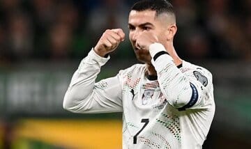 عکس| پیام رونالدو بعد از بی اخلاقی در زمین