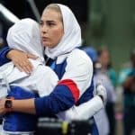 عکس یادگاری خواهر هادی ساعی با تصویر صابر کاظمی