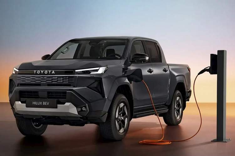 معرفی Hilux BEV؛ پیکاپ افسانهای تویوتا با قلبی تمامبرقی