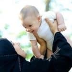 میانگین سن والدین در اولین فرزندآوری خراسان رضوی پایین‌تر از میانگین کشوری است