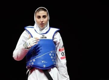 ناهید کیانی را در هتل زندانی کردند؟