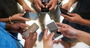 نوجوانان جهان چقدر در شبکه اجتماعی وقت می‌گذرانند؟