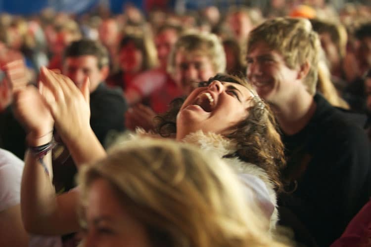 هشدار پزشکی: خنده غیرعادی نشانه چه بیماری‌های خطرناکی است؟