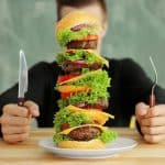 هشدار پژوهشگران: غذاهای فوق‌فرآوری‌شده مغز شما را هدف می‌گیرند